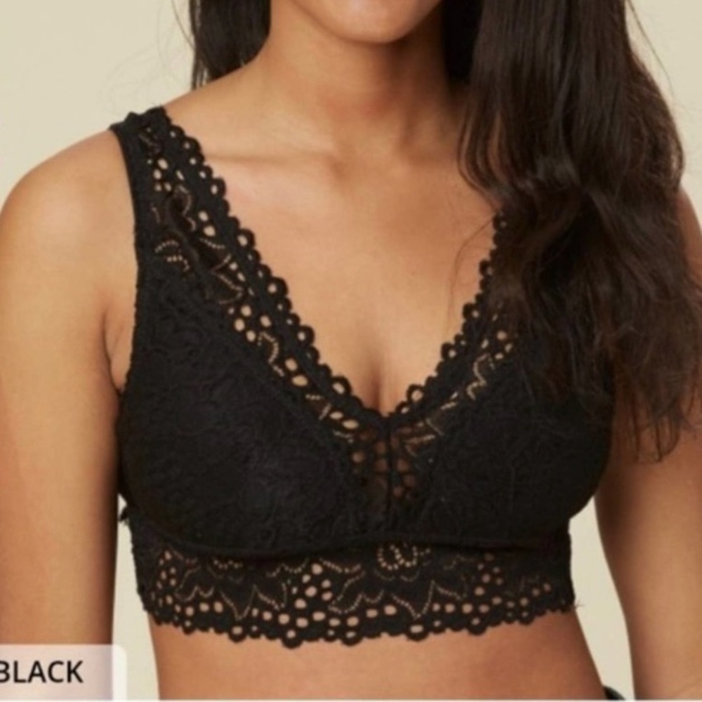 Altar’d State Black V-Neck Bralette size Medium